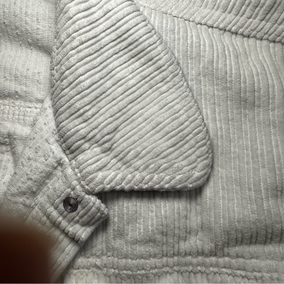 GUC Corduroy Shacket - Picture 3 of 5